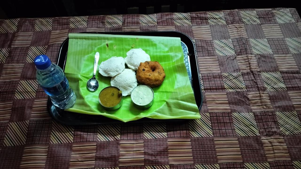 Achus Holidays Munnar Exteriör bild